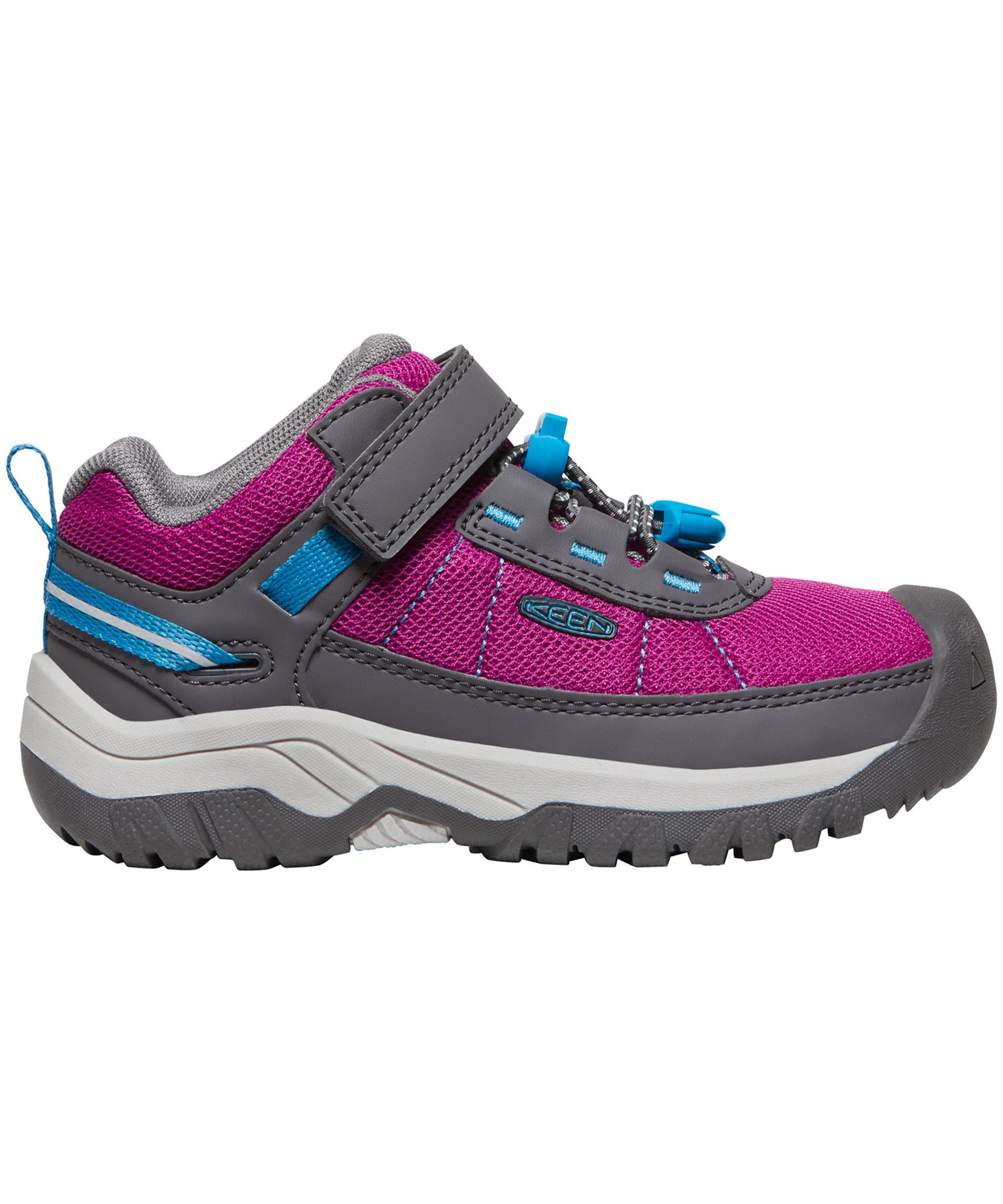 keen winter hikers