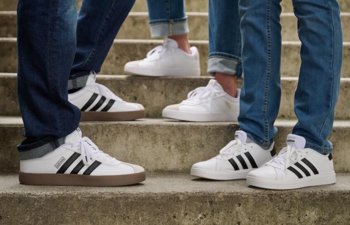 Chaussures pour femmes, hommes et enfants achetez-en 1 et obtenez-en 1 à 50% de rabais*