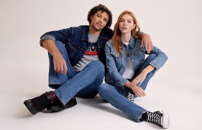 Tous les jeans et vestes en jean à prix courant pour femmes et pour hommes achetez-en 1 et obtenez-en 1 à 50 % de rabais*